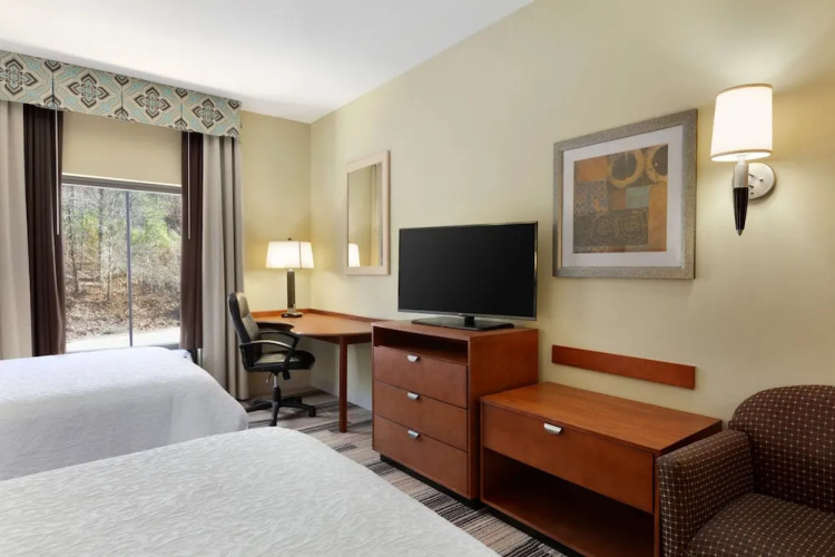 Hampton Inn And Suites Birmingham-east I-20