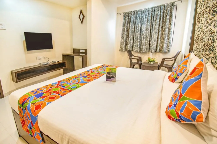 Fabhotel Suyog Inn