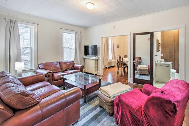 4 Bedrooms Cottage