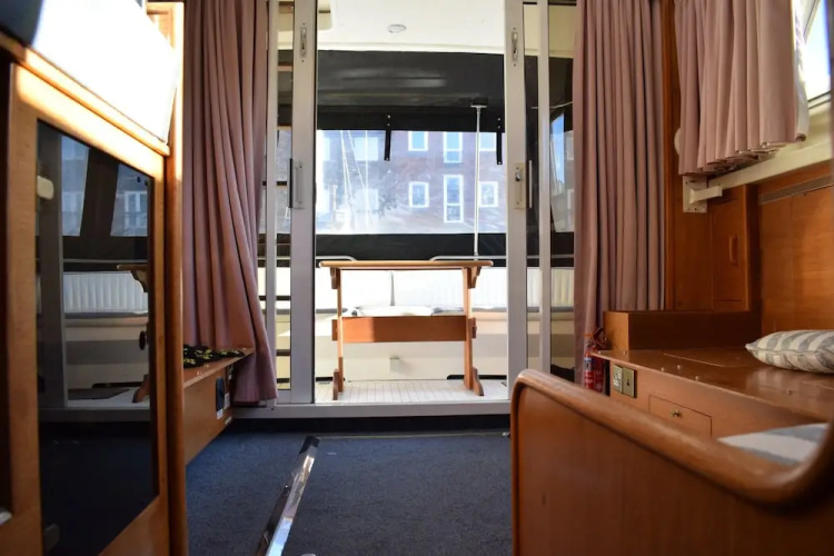 1 Bedroom Princess Live-aboard Boat