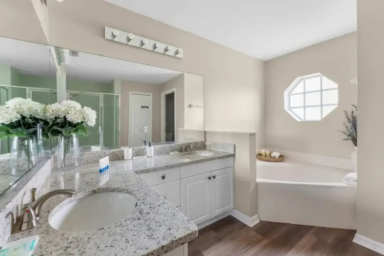 New Listing Pool and Game Room 4BR