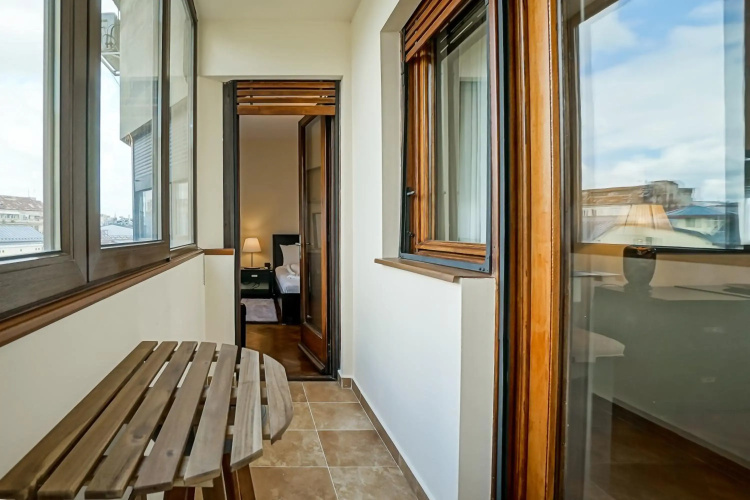Lovely - 3 Bdr. Serviced Apartment In Old Town