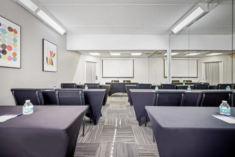 La Quinta Inn & Suites by Wyndham Miami Airport West photo 19