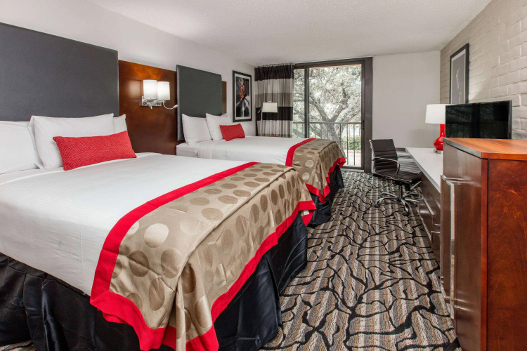 Ramada by Wyndham Austin South photo 7