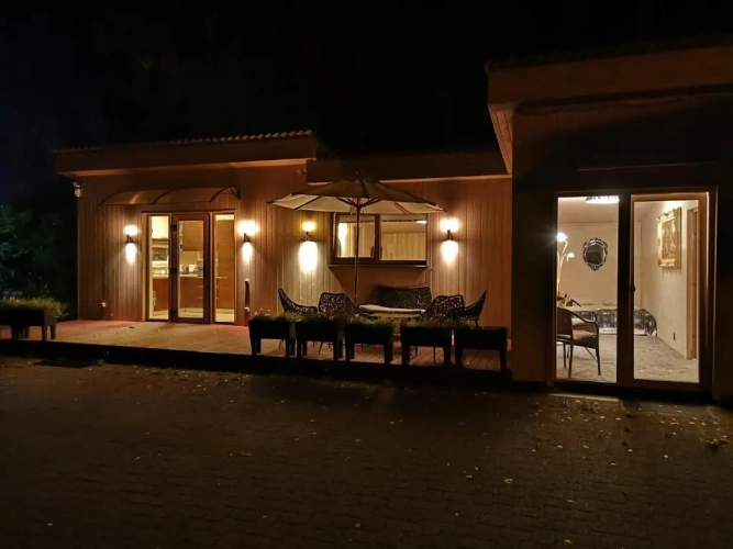 2 Bedrooms Cottage