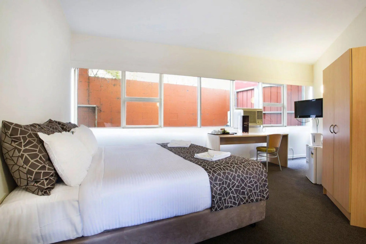 Meadow Inn Hotel-Motel