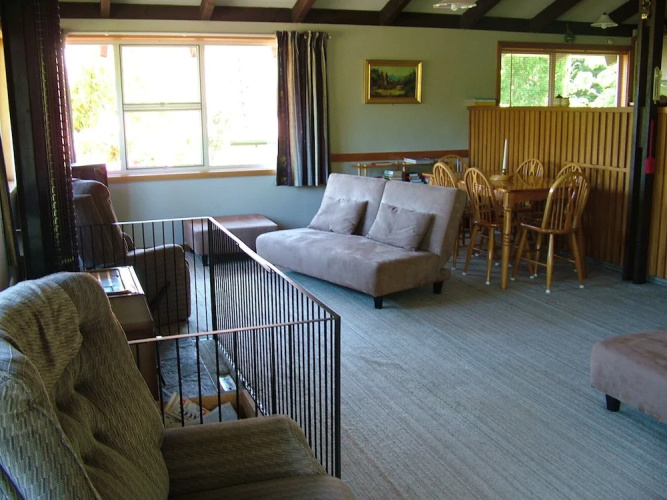 44 Chalet Crescent