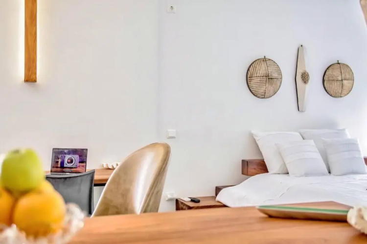 Contemporary Private Studio with Pool and Kitchen