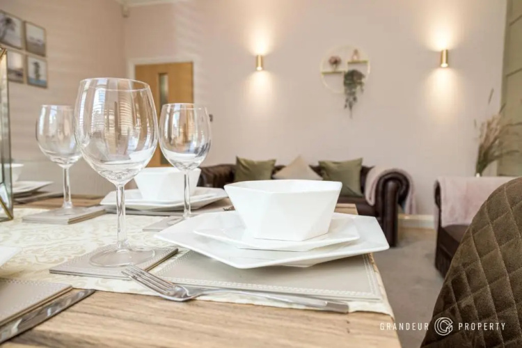 Elegant 2bed Apt- Bmouth Beach Front with Parking