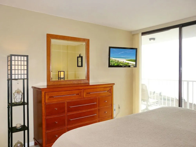 Stylish Beachfront Condo With Pool and Ocean Views