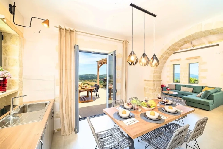 3 Bedrooms Villa