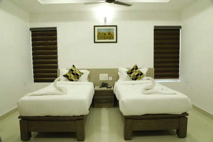 Chandra Inn