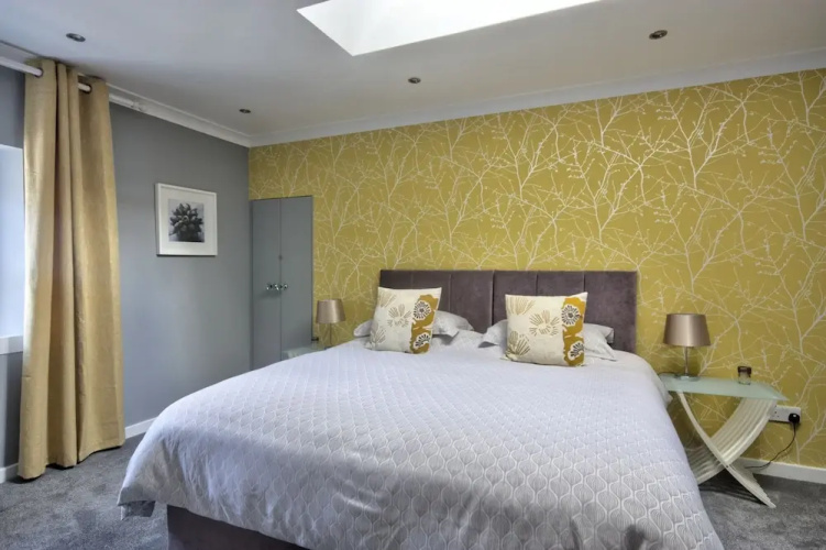 Thistle Apartment