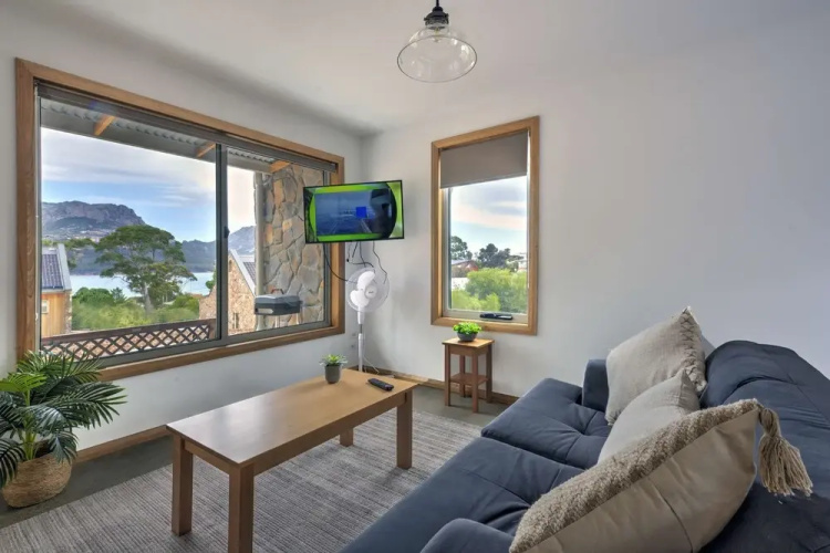 Freycinet Stone Studio 7