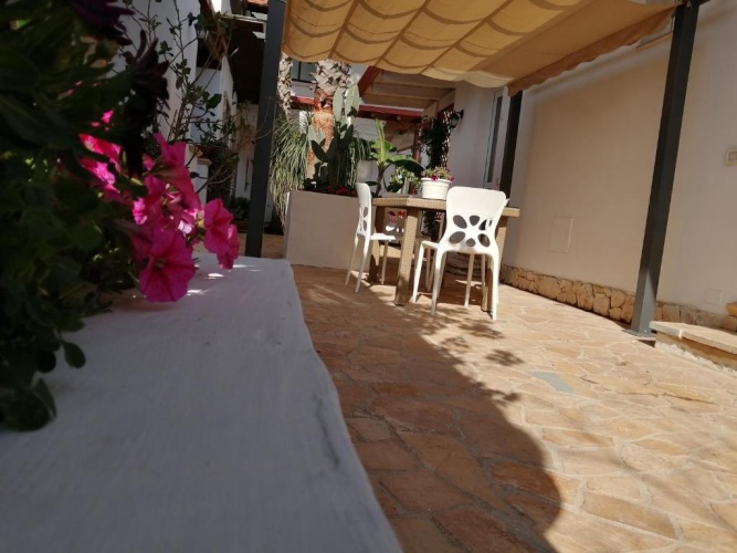 Standard Triple room with garden view