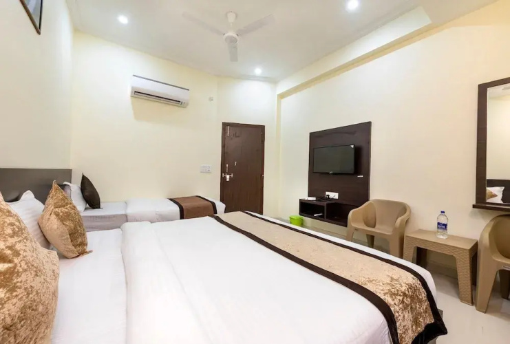Hotel Ravi Residency