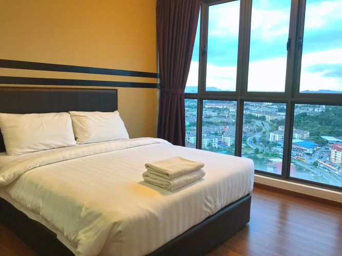 One Amerin Mall & Suites