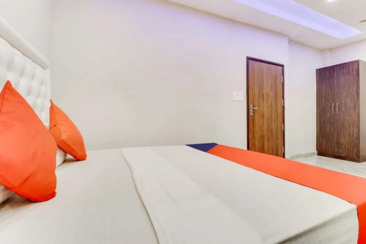 Goroomgo Harihar Guest House Haridwar