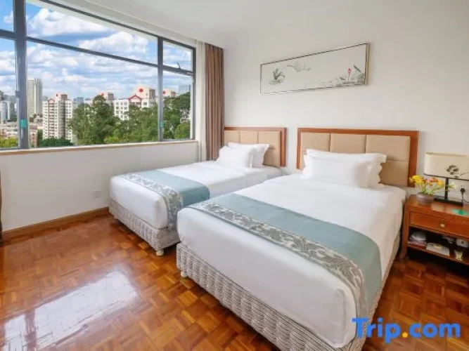 2 Bedrooms Suite with balcony