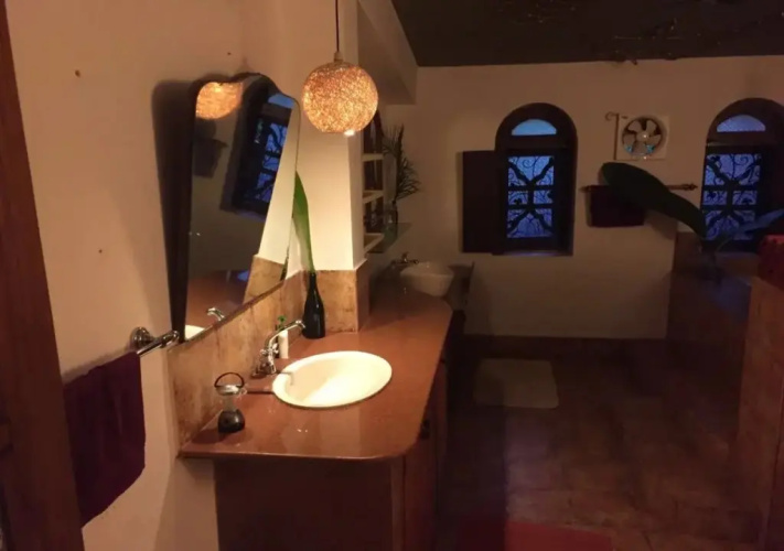 Chikoo House