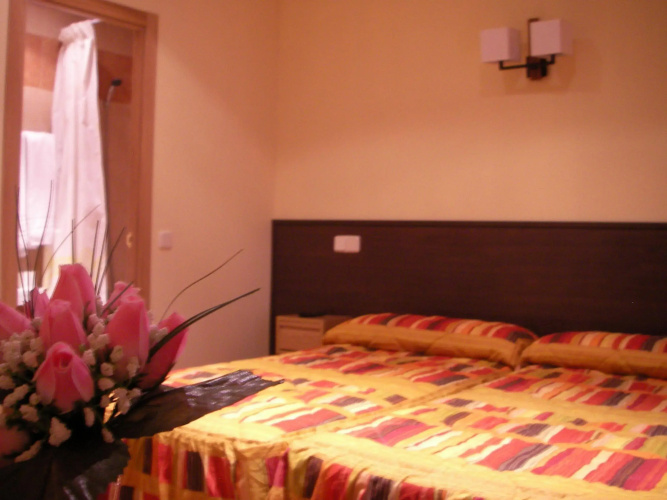 Hostal Las Cortes