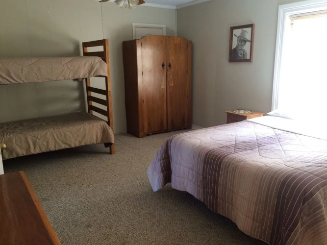 Lone Oak Ranch & Retreat