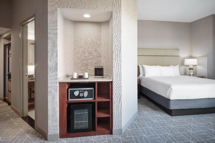 Standard Double room with city view