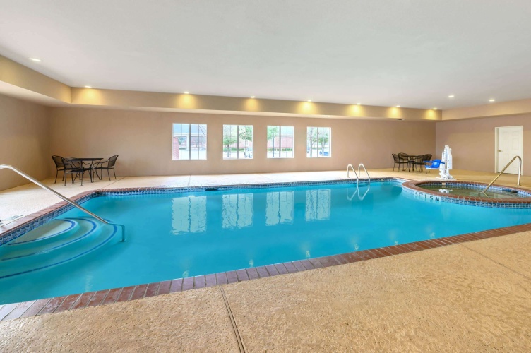 La Quinta Inn & Suites by Wyndham Longview North photo 13