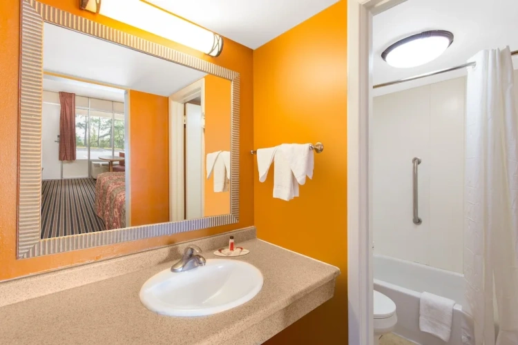Economy Quadruple room