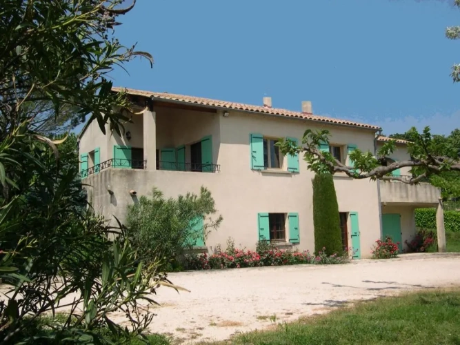 3 Bedrooms Cottage