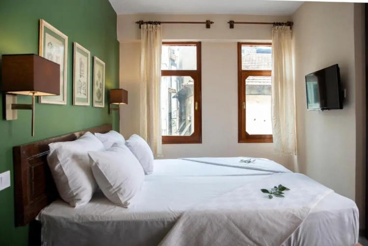 Deluxe Suite