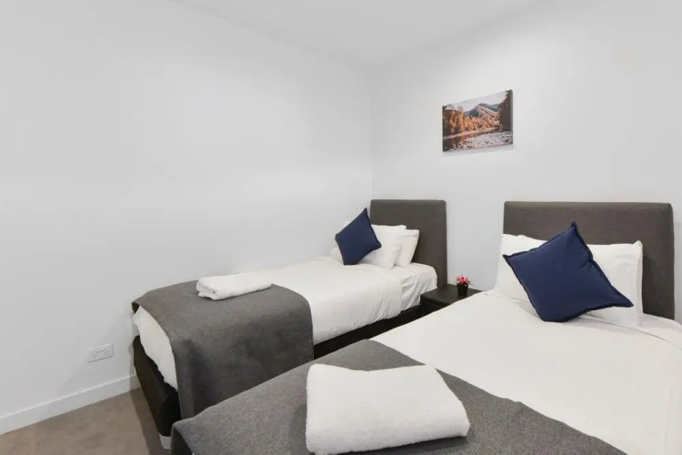 Mono Apartments on La Trobe