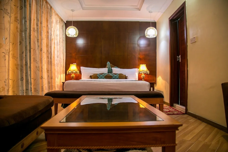 Kebby's Hotel