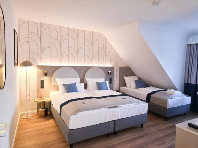 Standard Triple room