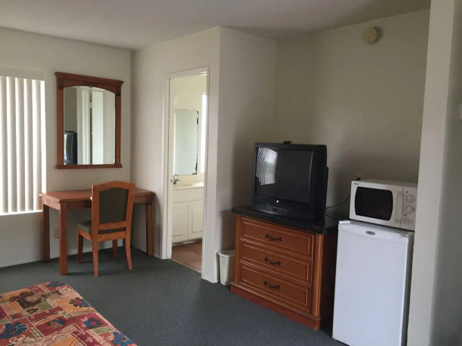 Golden Hills Motel