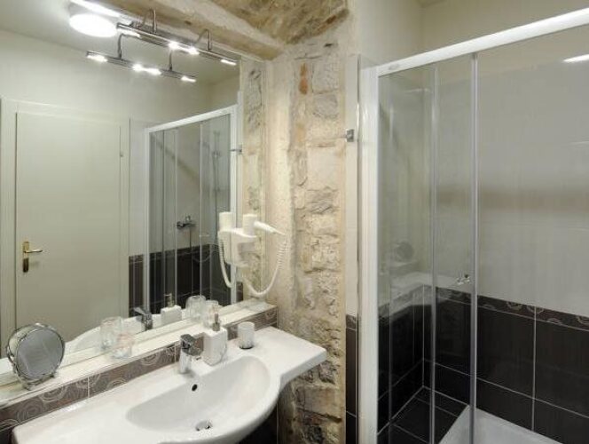 Palace AugubioOver view