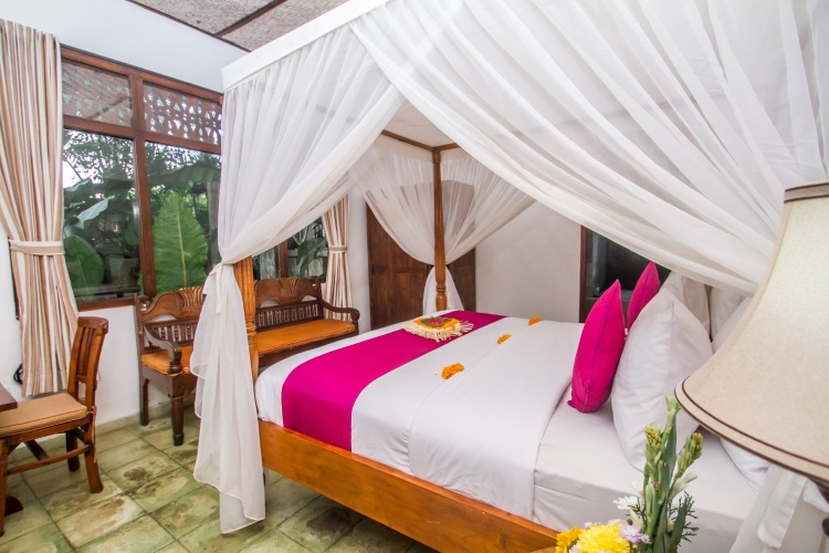1 Bedroom Deluxe Double room with pool view