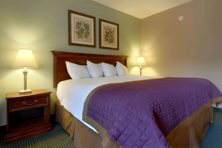 Bay Mountain Inn