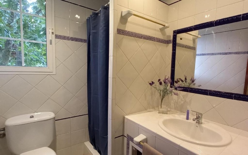 4 Bedrooms Cottage