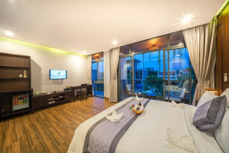 Double Suite with balcony and with pool view