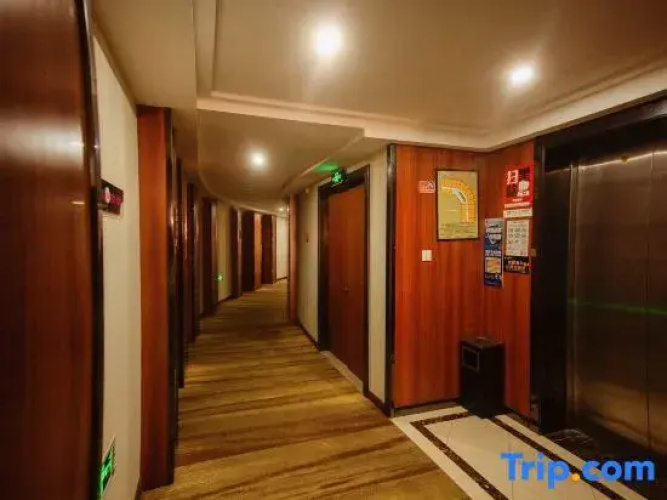 Tongxiang xiangxuehai Hotel