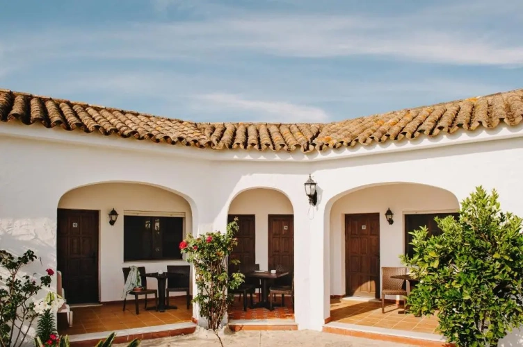 2 Bedrooms Bungalow