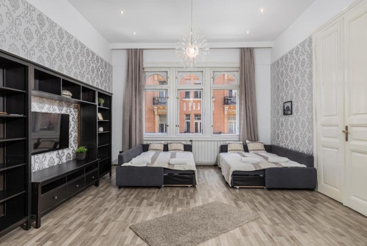 Deluxe Apartment