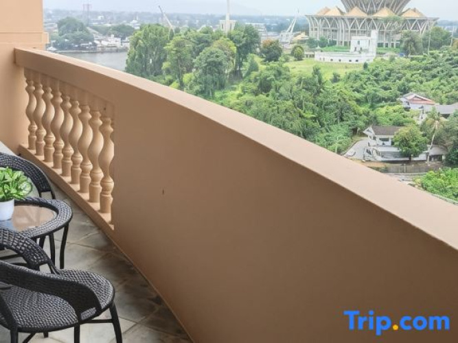 Riverbank Suites - River View Level 11, Sleeps 7