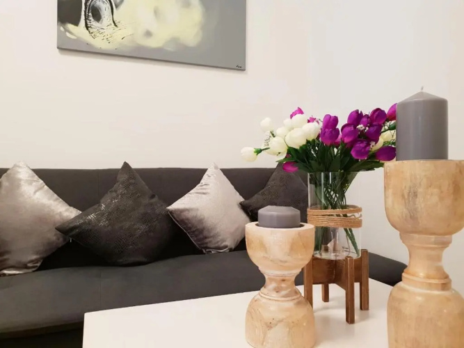 cozy city apartment 5