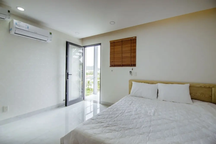 Apartment with balcony