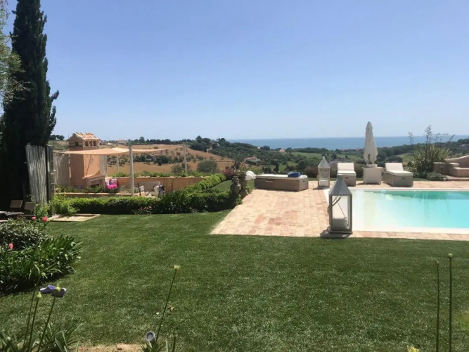 Castel 74