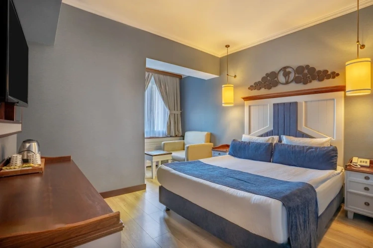 2 Bedrooms Comfort room