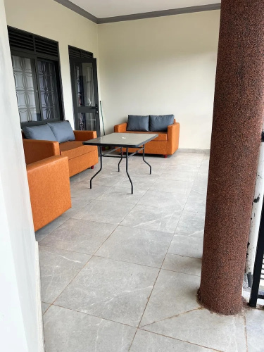 Inviting 9-bed Villa in Kampala