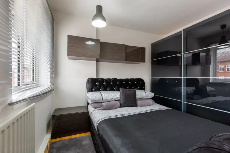 6-bed Apartment in Liverpool